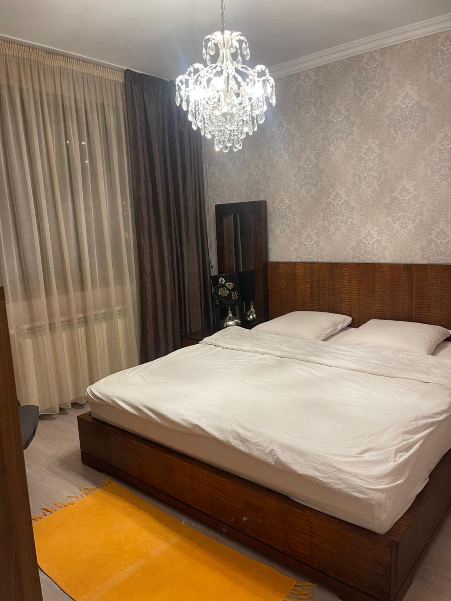Room In A Private House - 5 Min From Therme And Airport Corbeanca Luaran gambar
